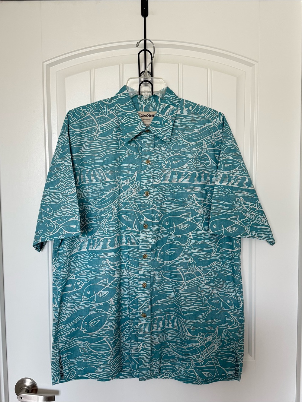 Cooke Street Honolulu Large Teal Tropical Fish Canoe Wave Pattern Shirt Casual